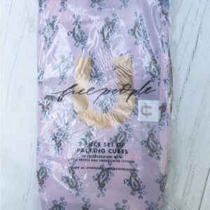 NWT free people set of 2 packing cubes